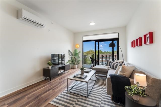 857 COMMUNIPAW AVE Unit: 206