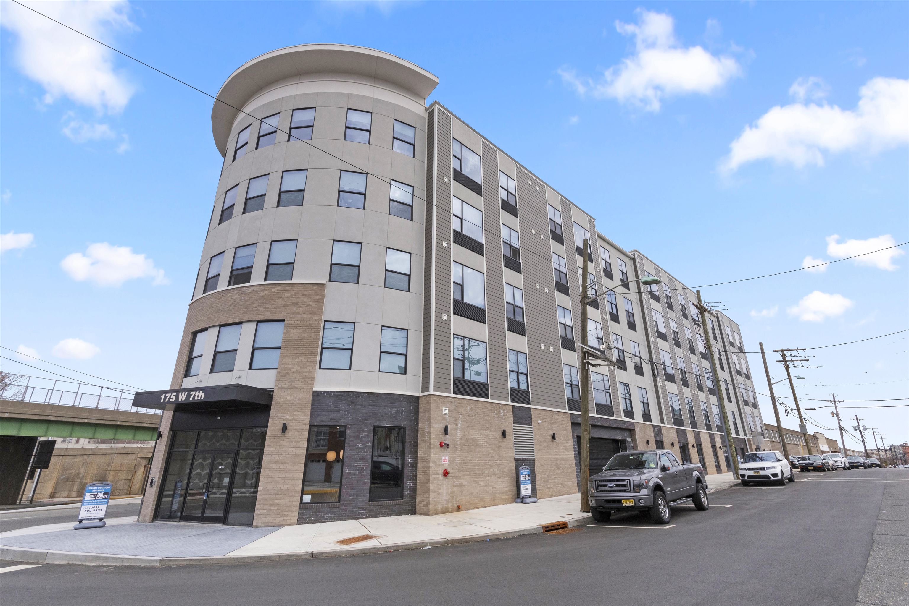 175 WEST 7TH ST Unit: 303