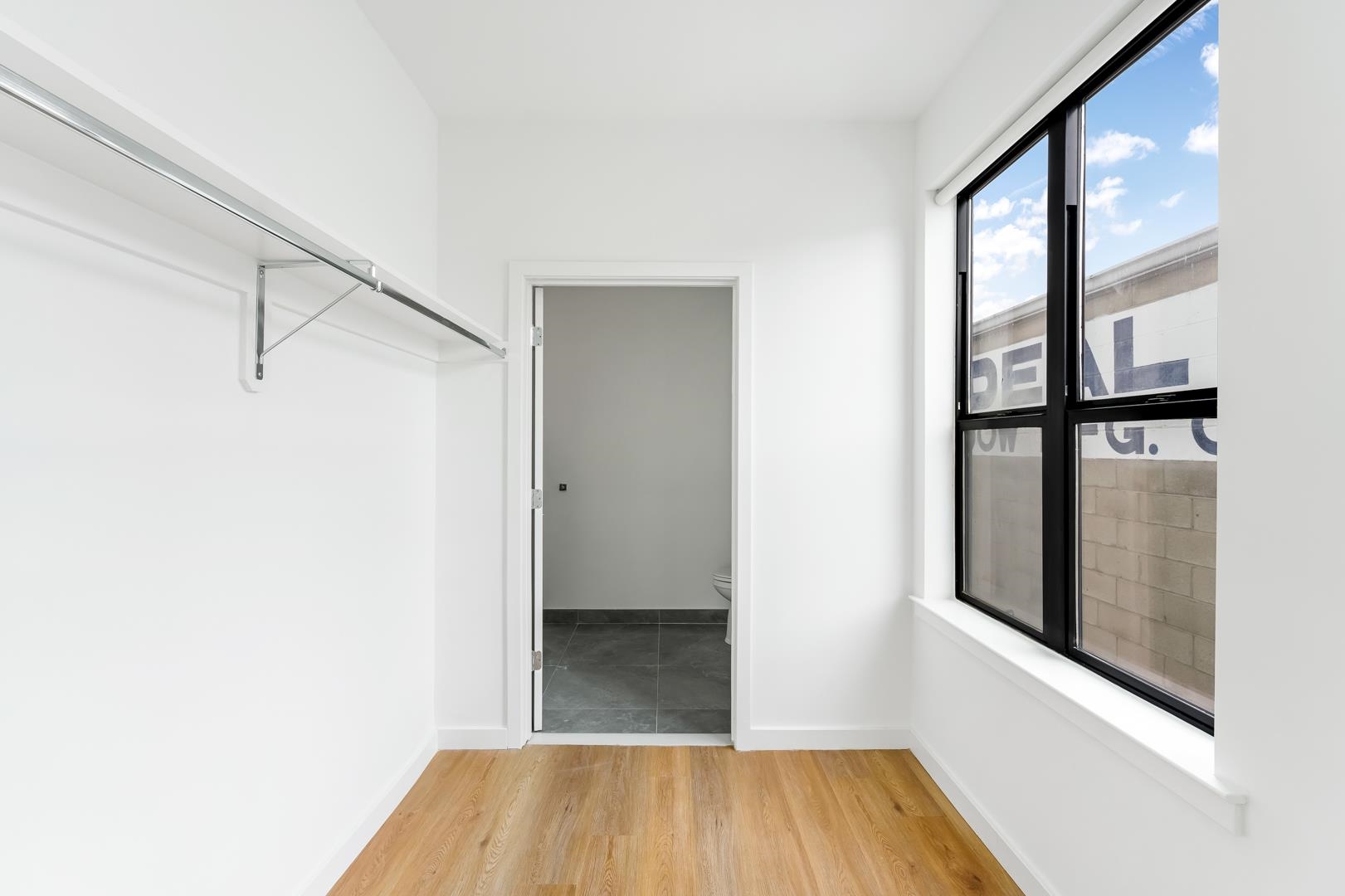 175 WEST 7TH ST Unit: 303
