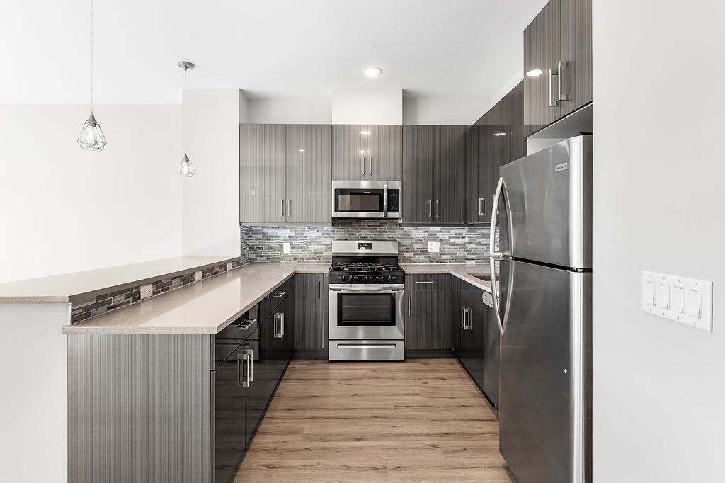 1 FLAGSHIP ST Unit: 208