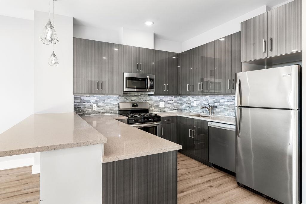 1 FLAGSHIP ST Unit: 208