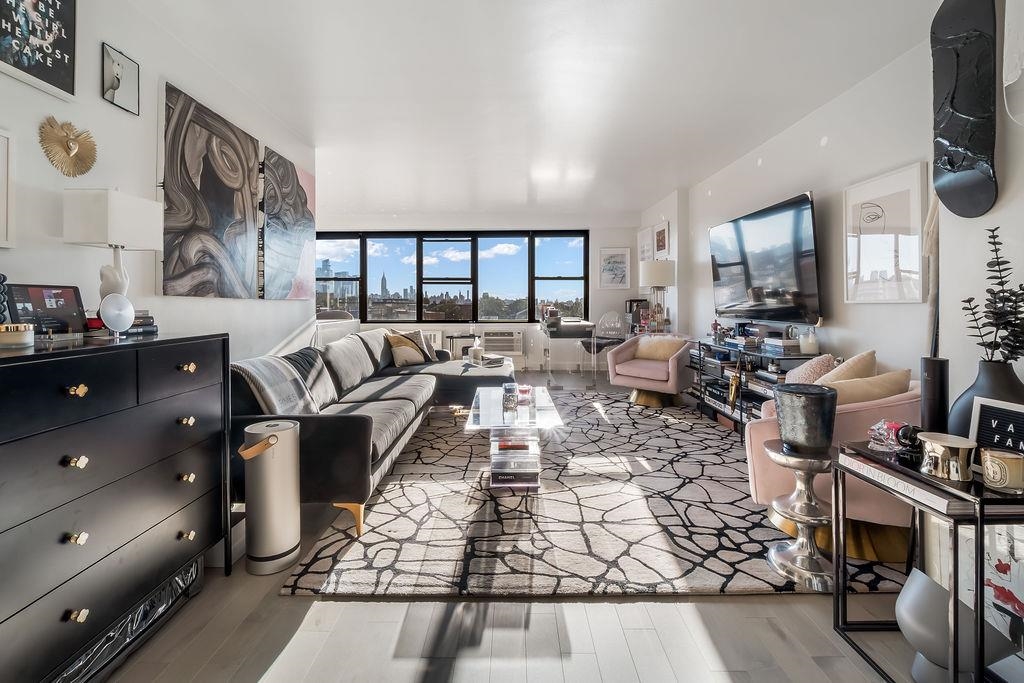 500 CENTRAL AVE Unit: 610