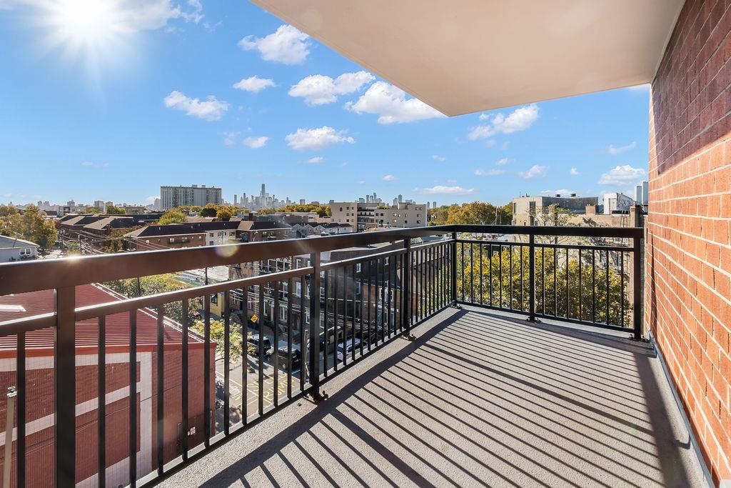 500 CENTRAL AVE Unit: 610