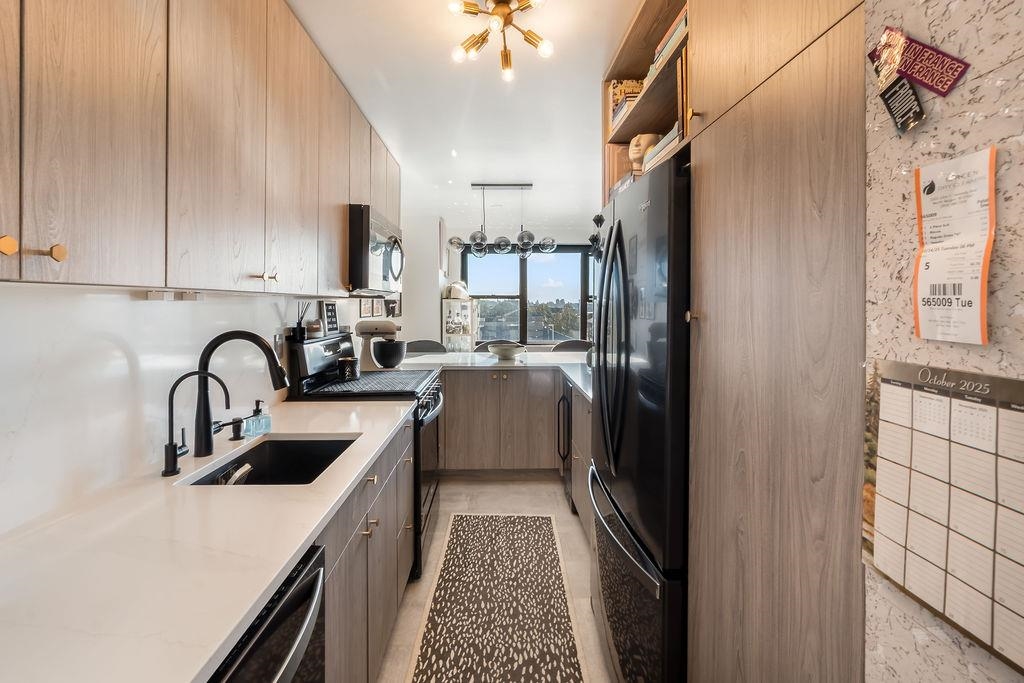 500 CENTRAL AVE Unit: 610