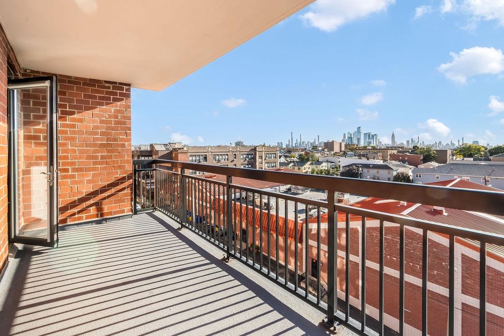 500 CENTRAL AVE Unit: 610