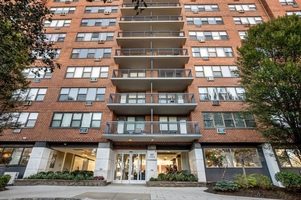 500 CENTRAL AVE Unit: 610