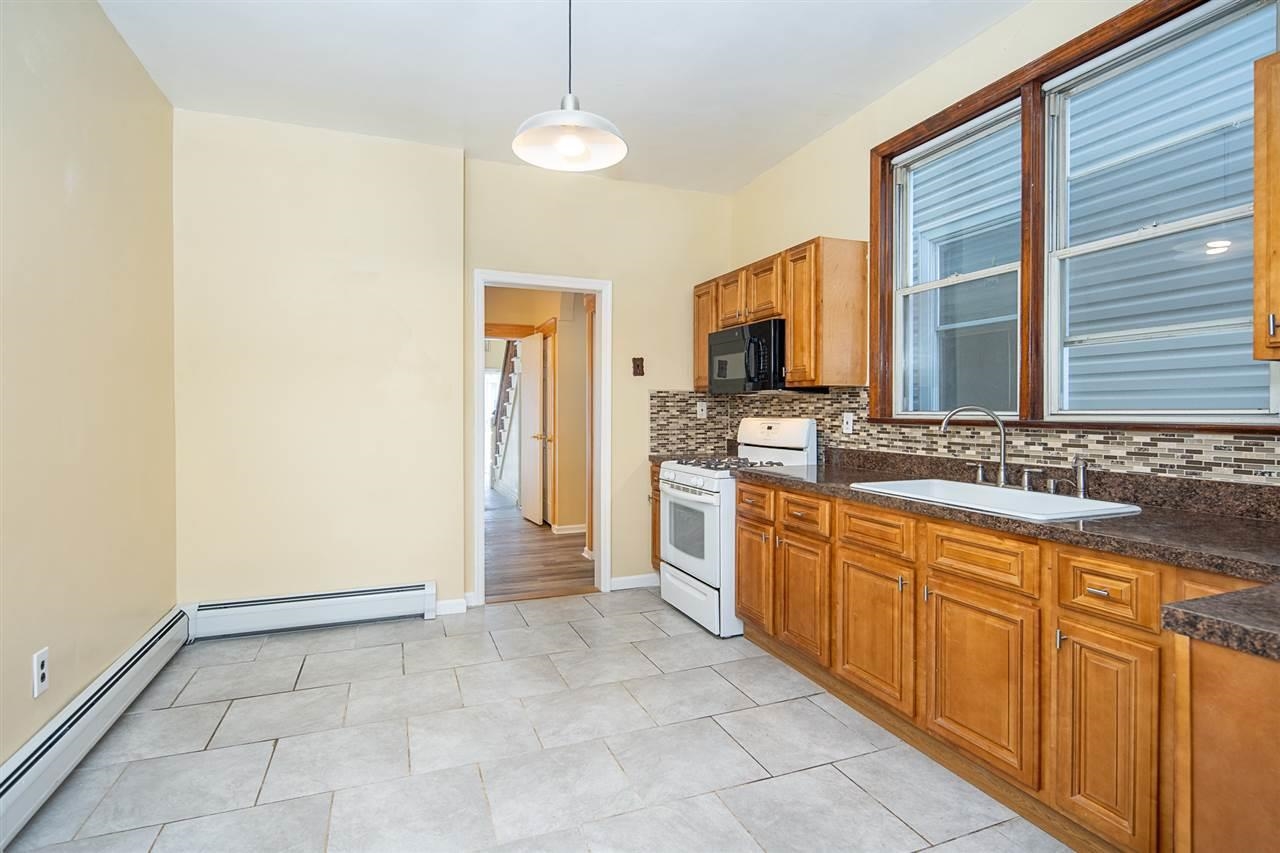 13 EAST 52ND ST Unit: 1