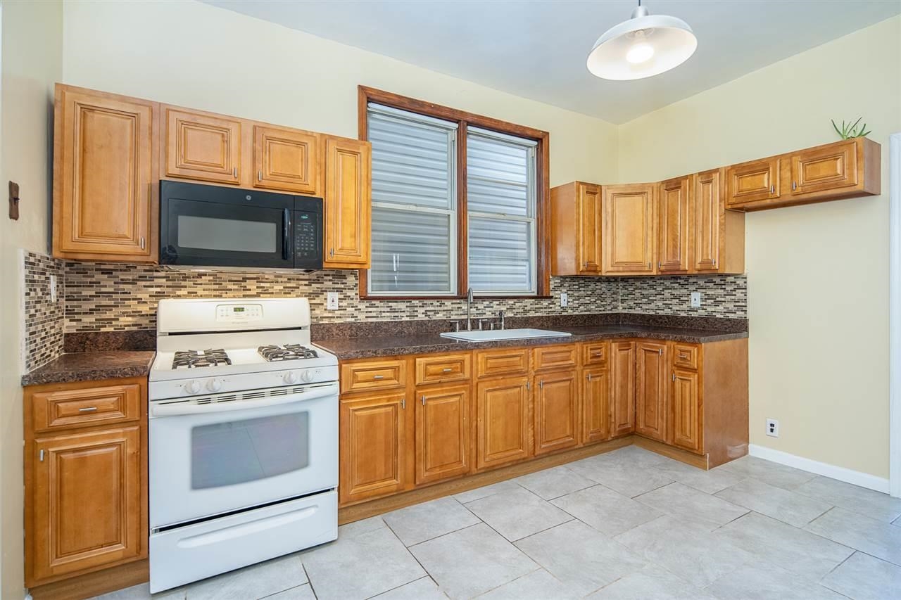 13 EAST 52ND ST Unit: 1