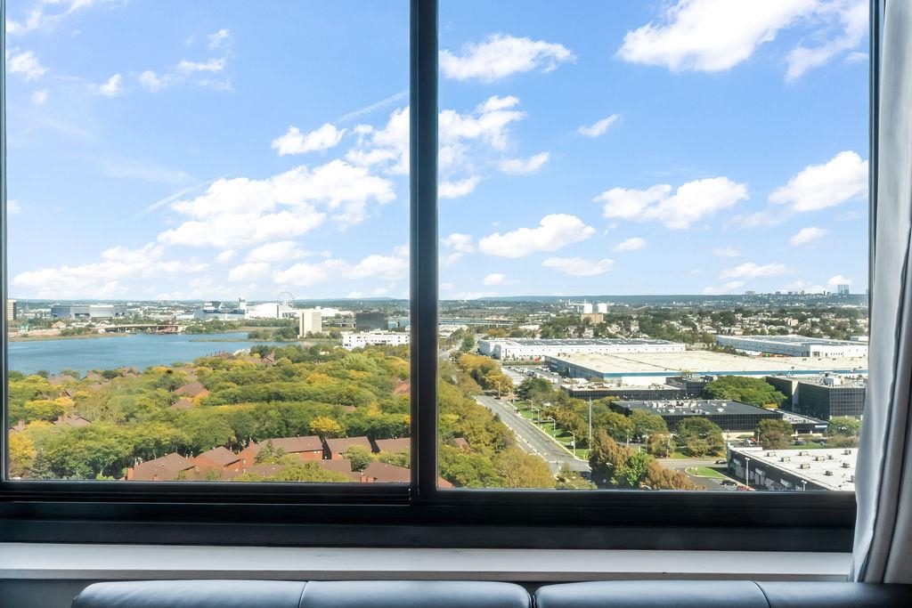 2110 HARMON COVE TOWER Unit: Penthouse