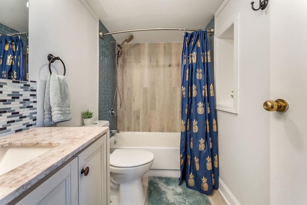 2110 HARMON COVE TOWER Unit: Penthouse