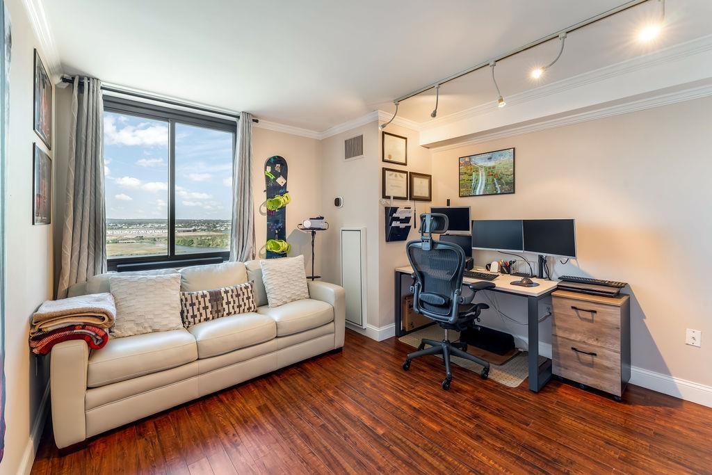 2110 HARMON COVE TOWER Unit: Penthouse