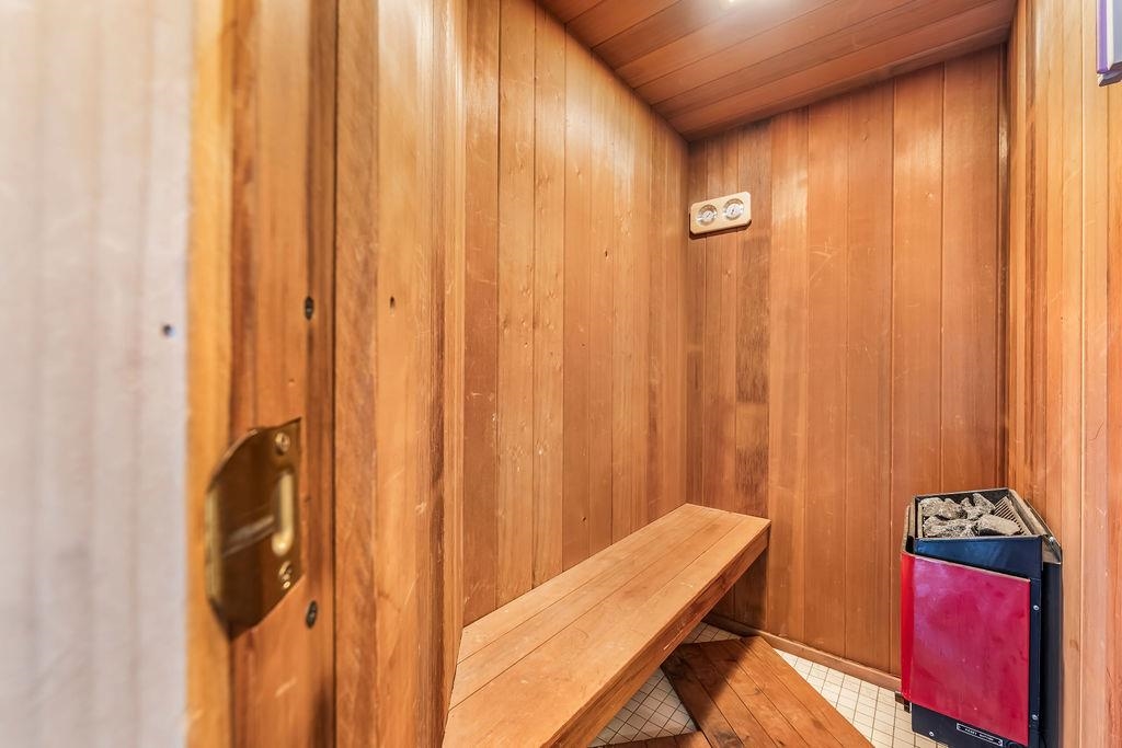 2110 HARMON COVE TOWER Unit: Penthouse