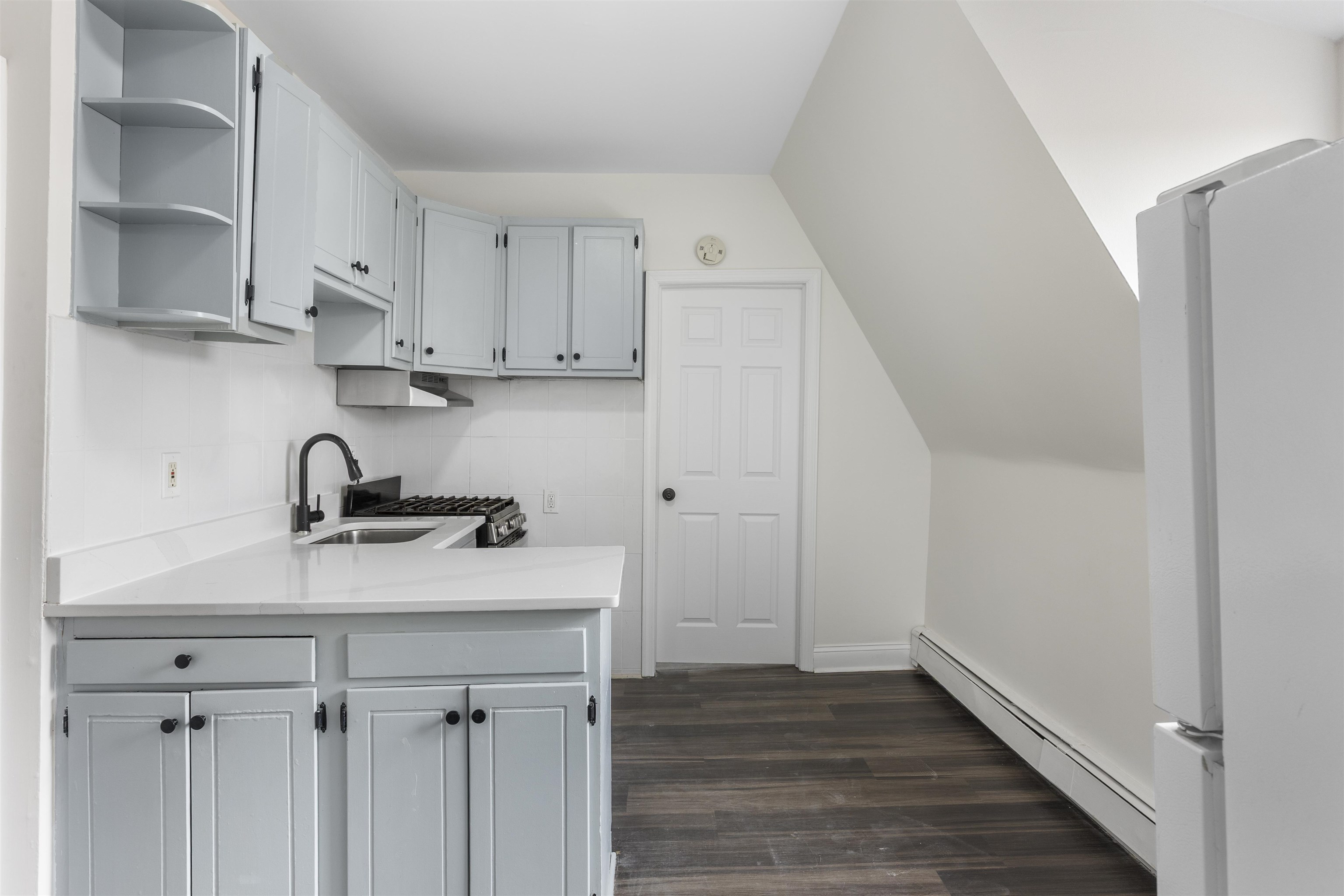 676 CHESTNUT ST Unit: 2