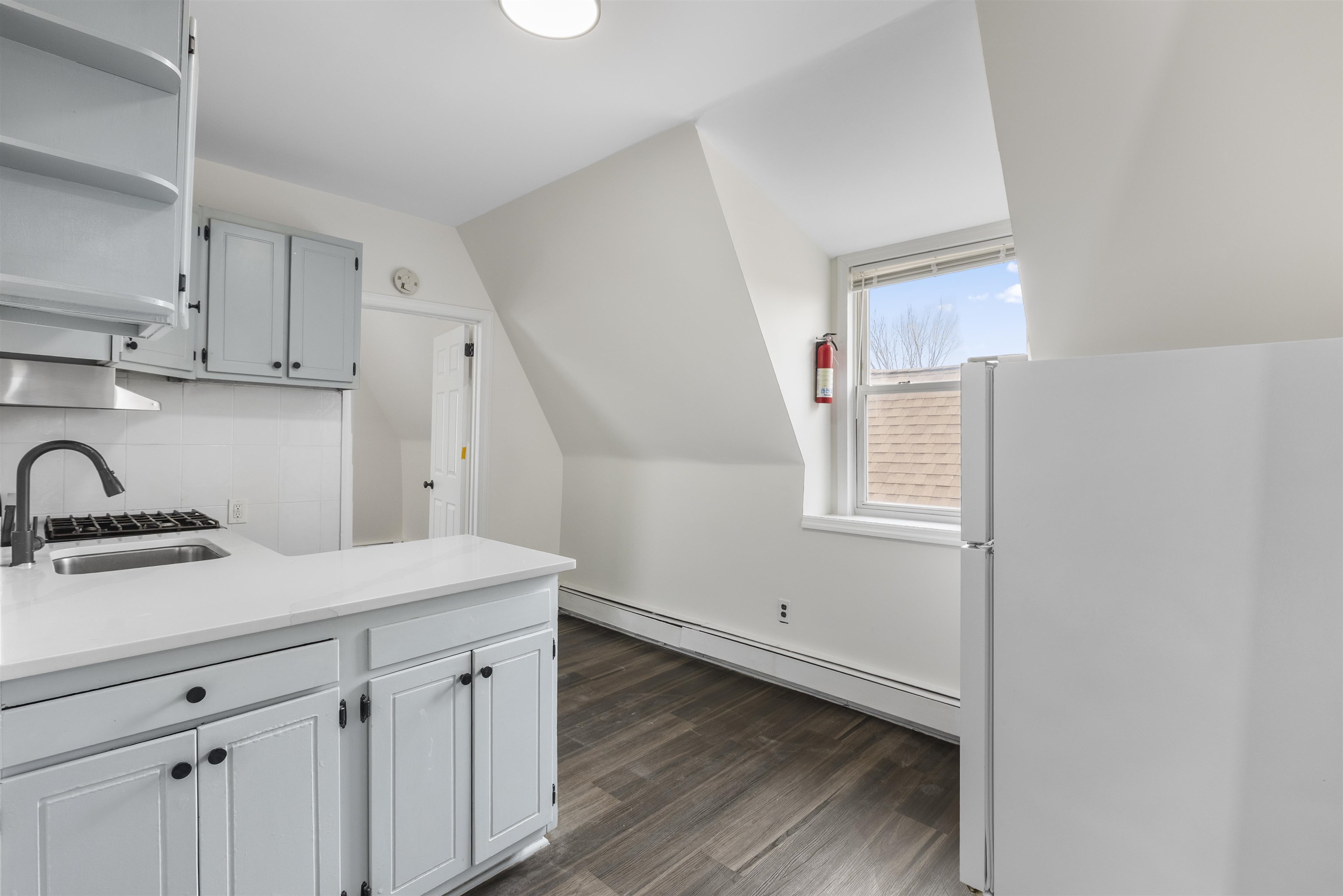 676 CHESTNUT ST Unit: 2