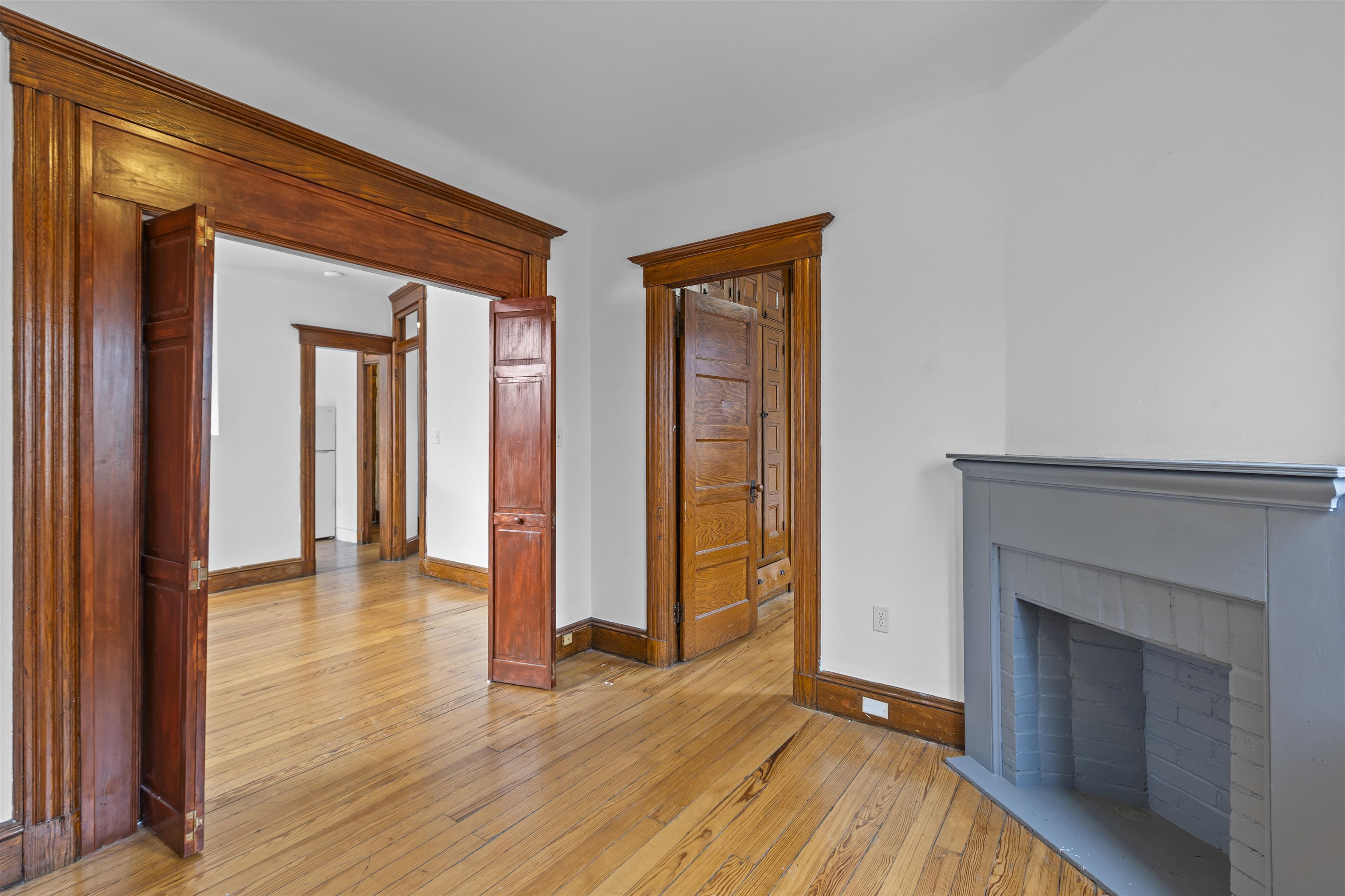 201 19TH ST Unit: 2R