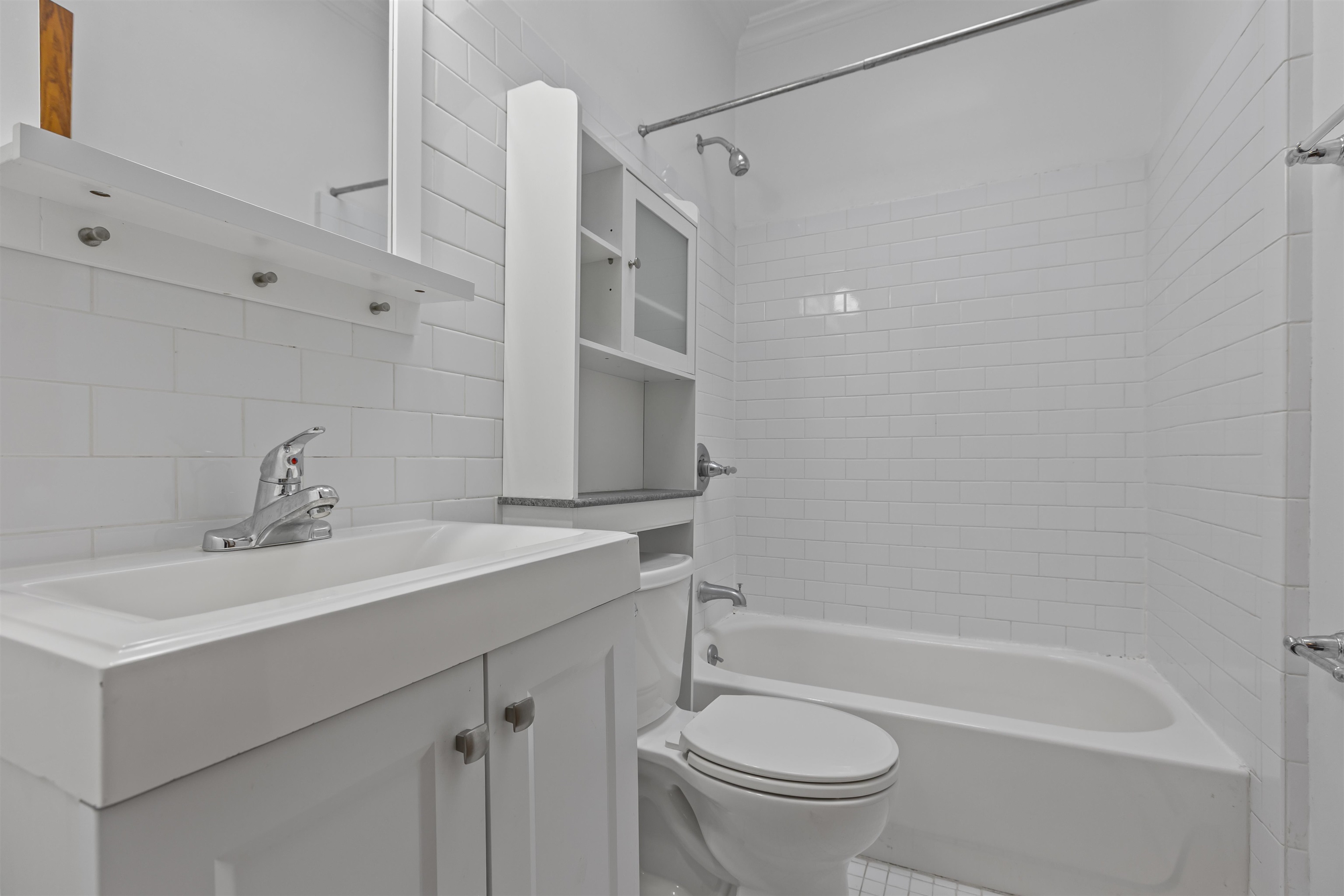 201 19TH ST Unit: 2R