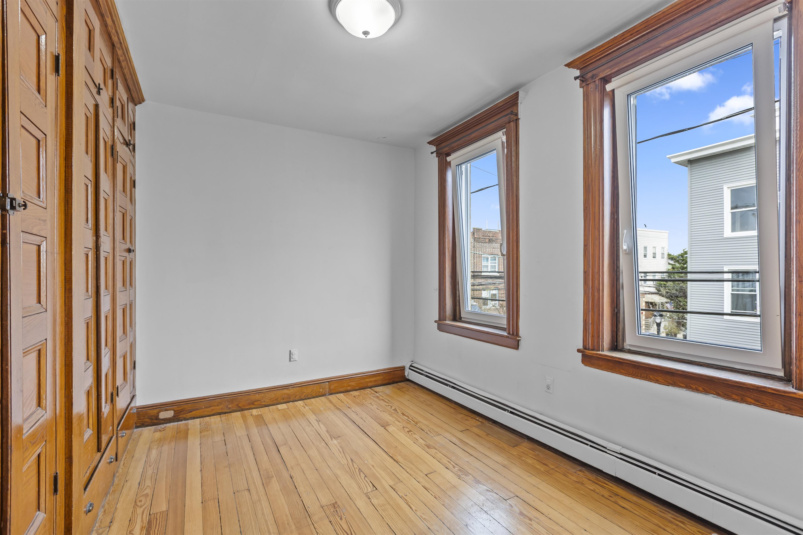 201 19TH ST Unit: 2R