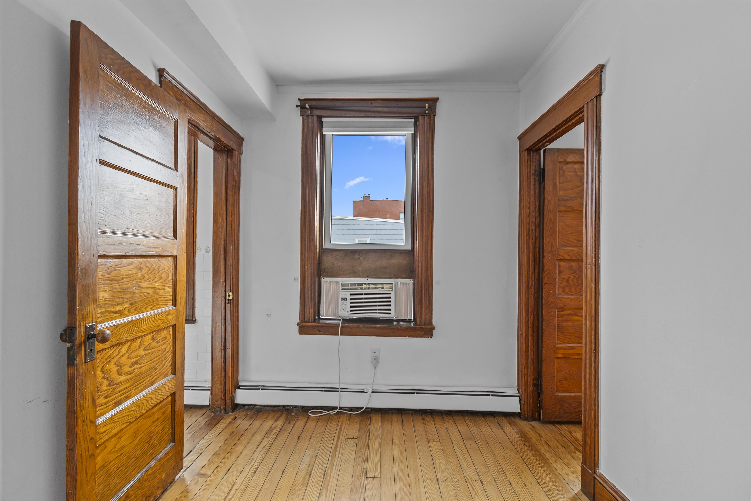 201 19TH ST Unit: 2R