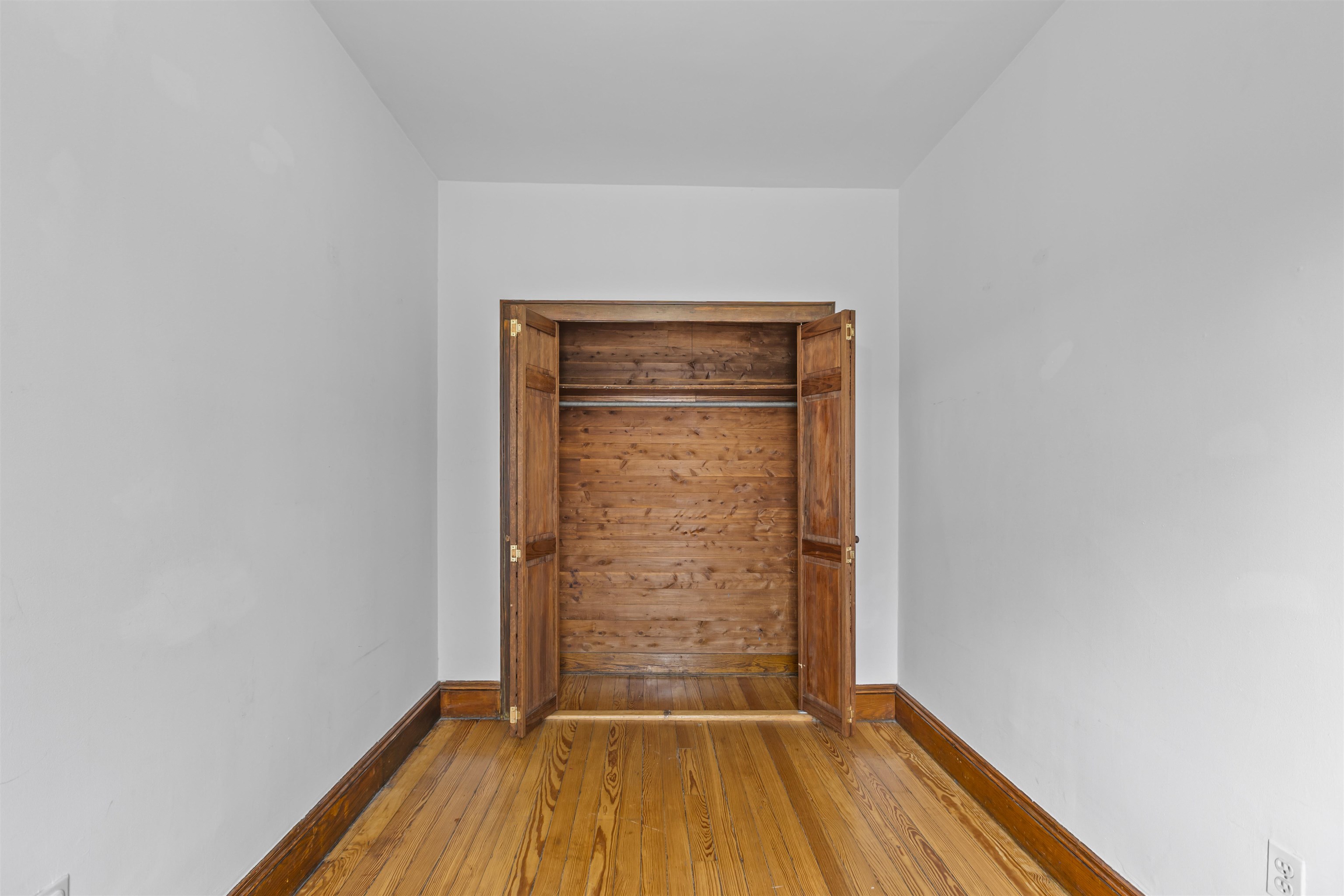 201 19TH ST Unit: 2R
