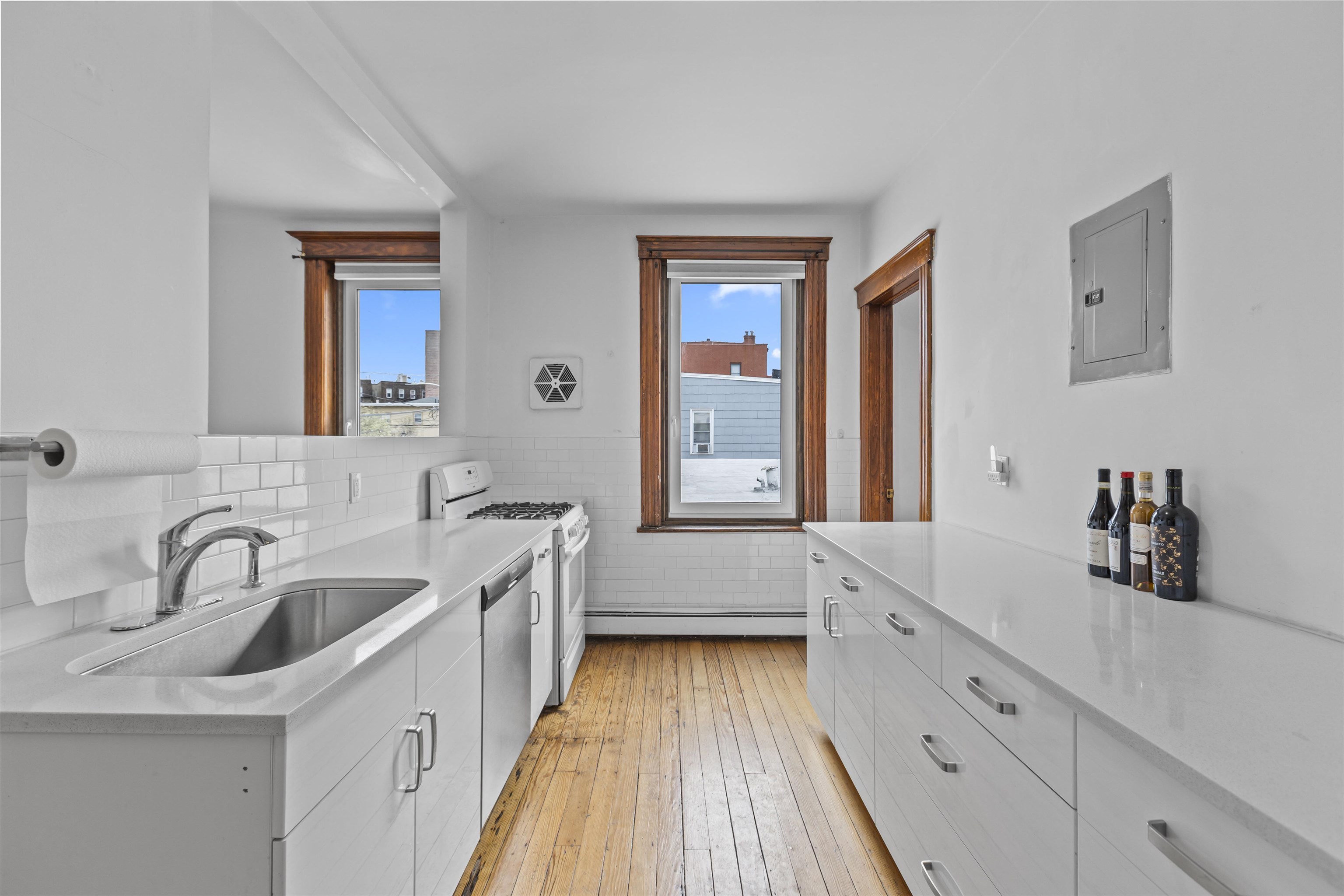 201 19TH ST Unit: 2R