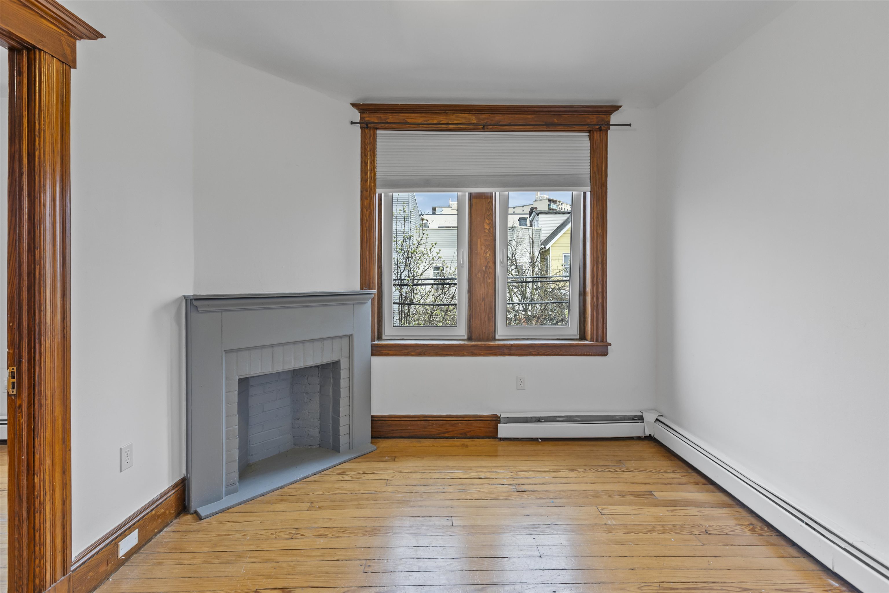 201 19TH ST Unit: 2R