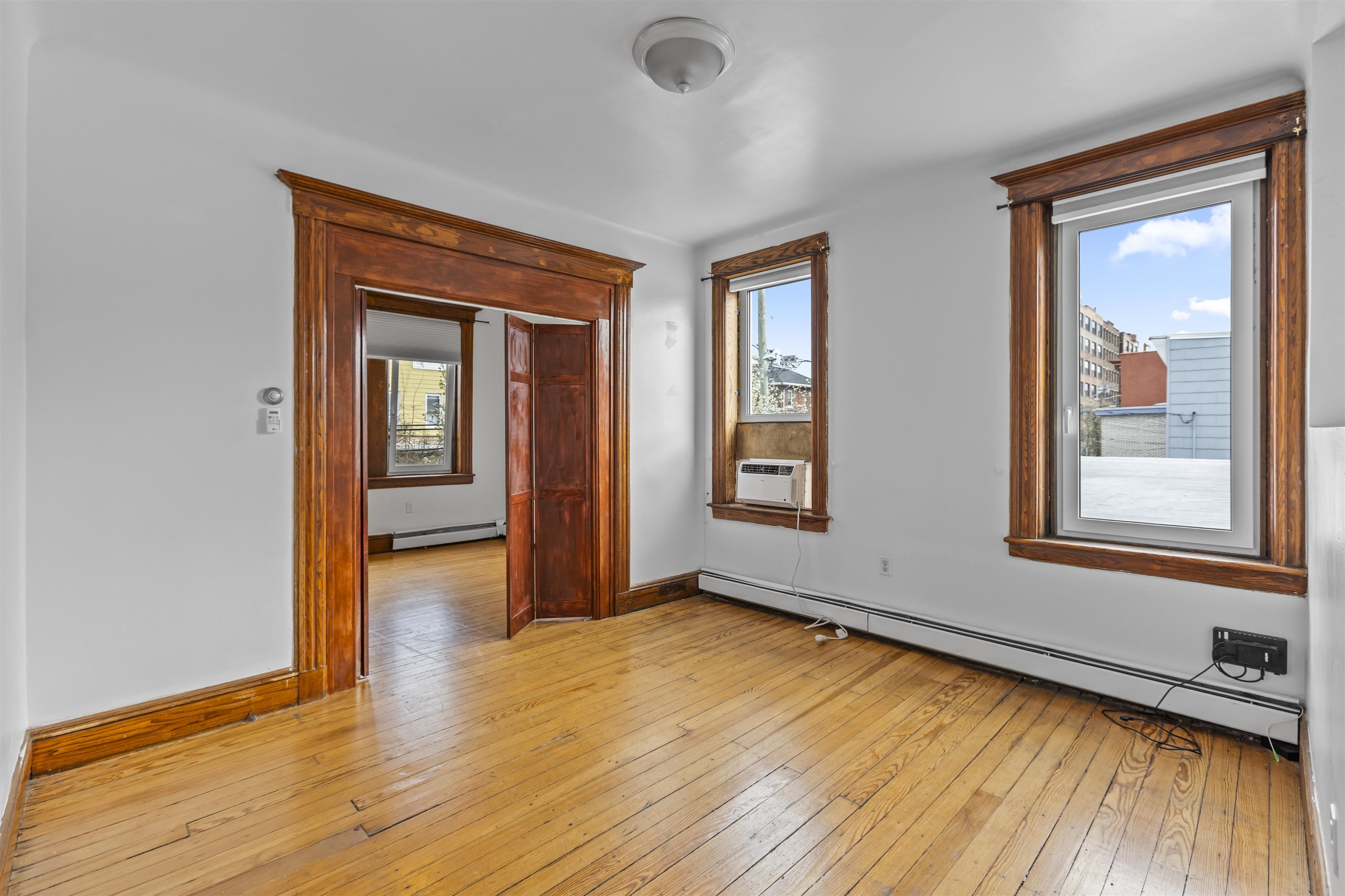201 19TH ST Unit: 2R