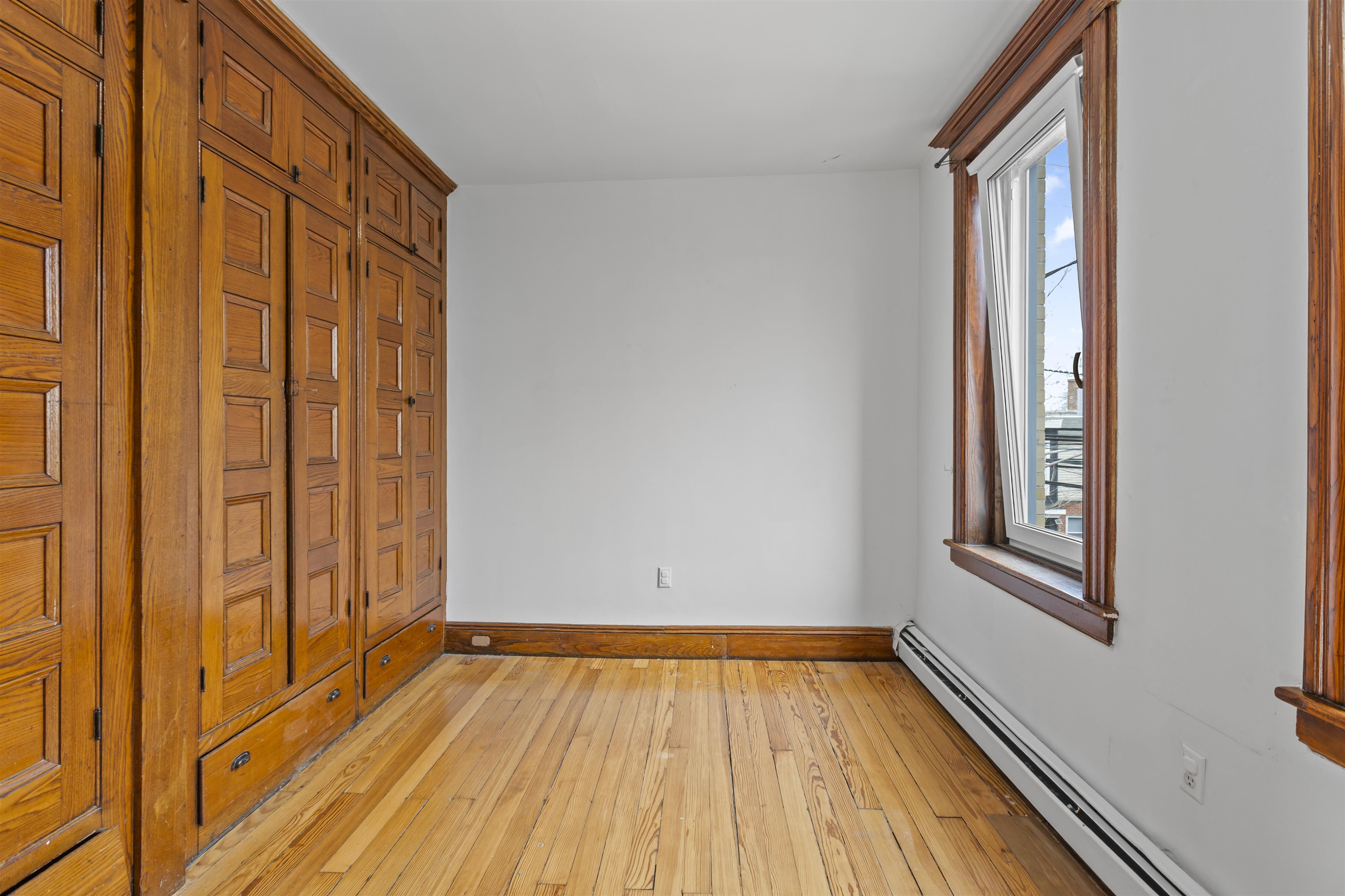 201 19TH ST Unit: 2R