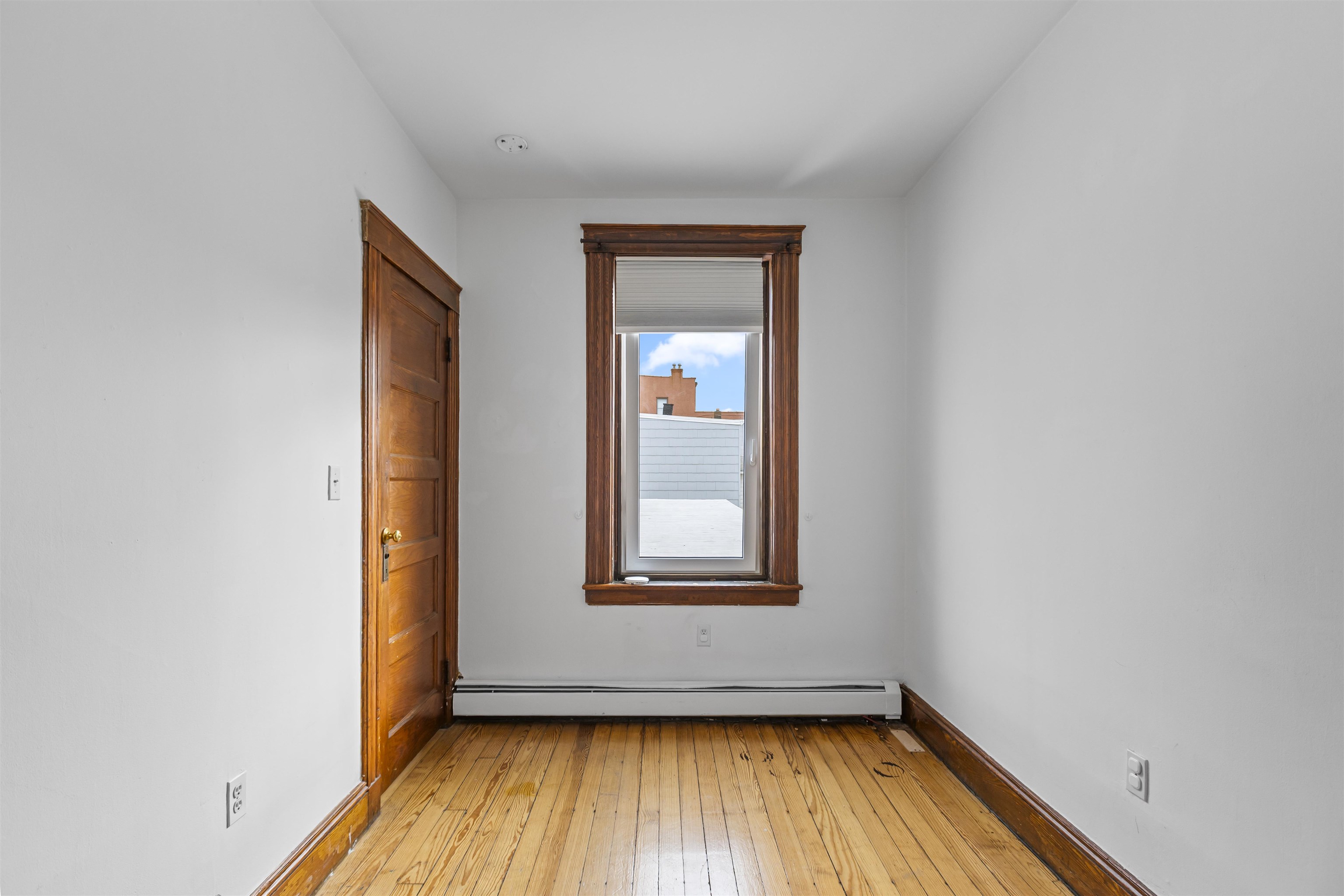 201 19TH ST Unit: 2R