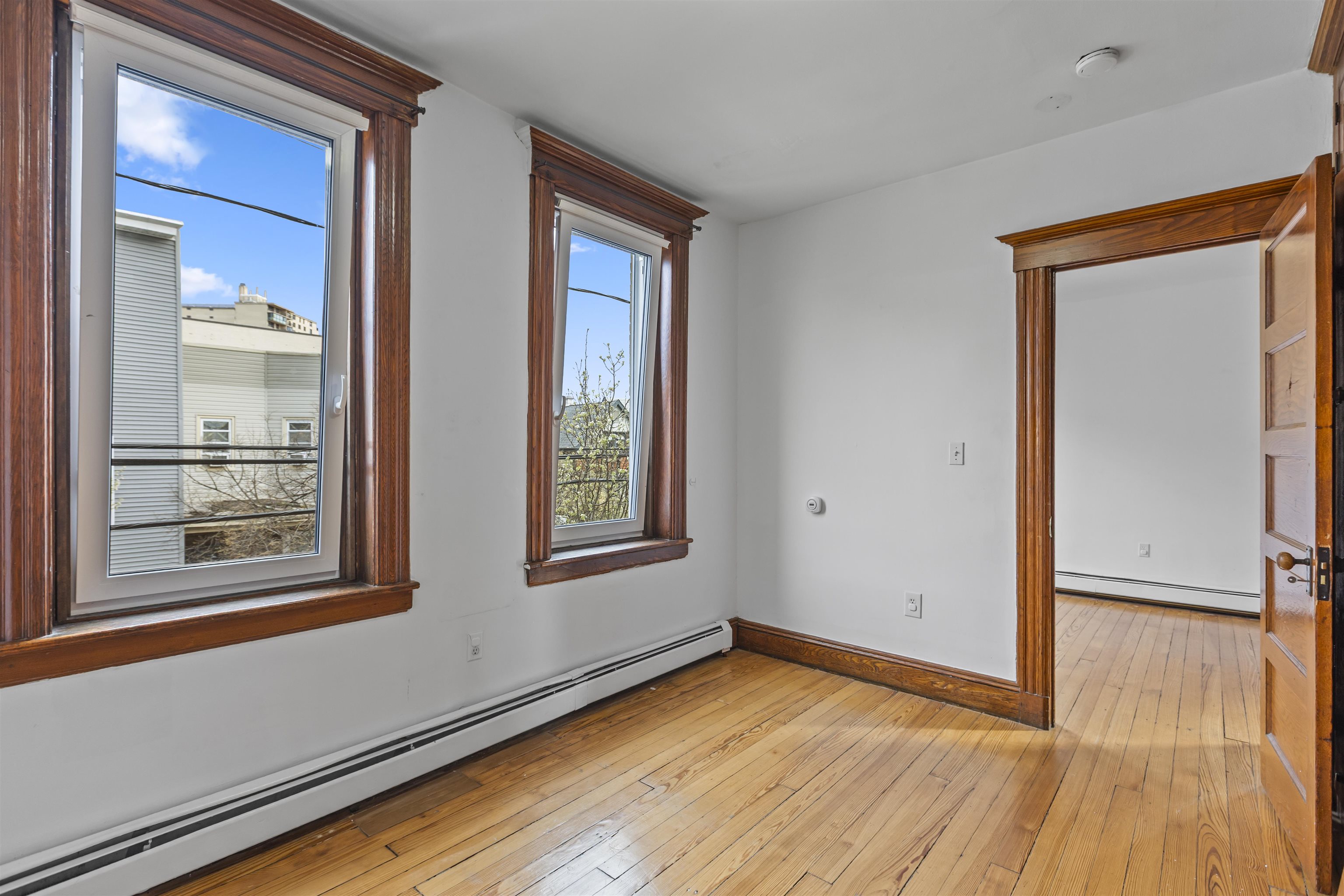 201 19TH ST Unit: 2R
