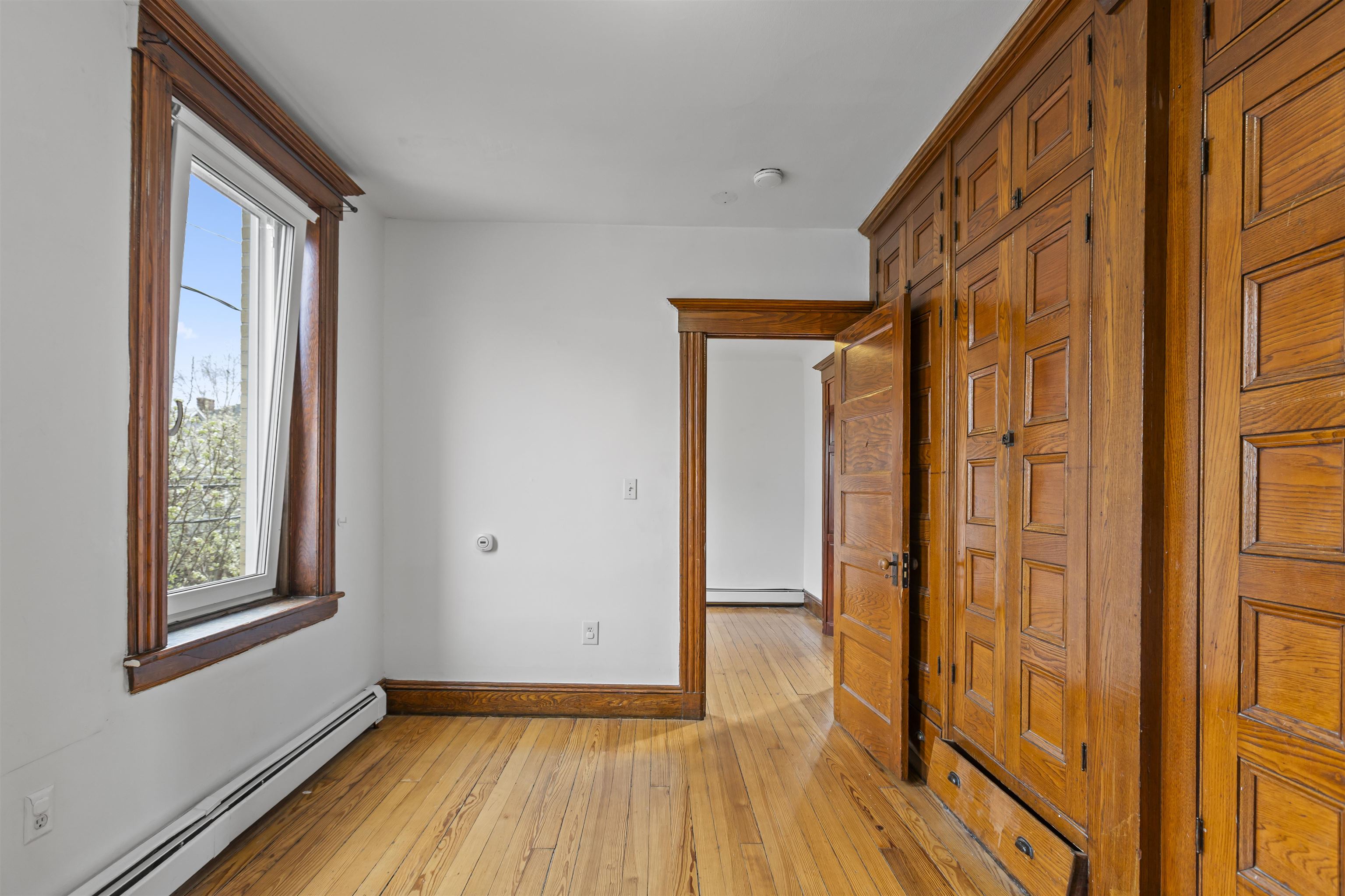 201 19TH ST Unit: 2R