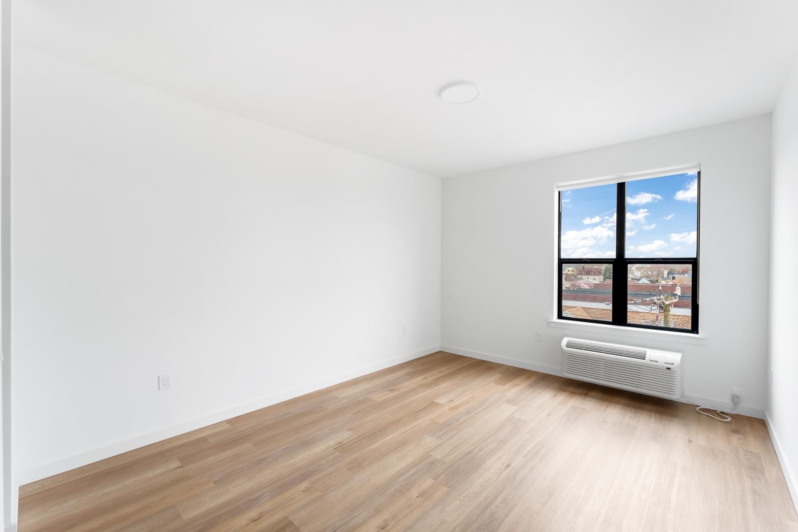175 WEST 7TH ST Unit: 514