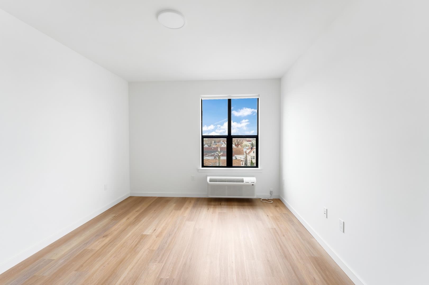 175 WEST 7TH ST Unit: 514