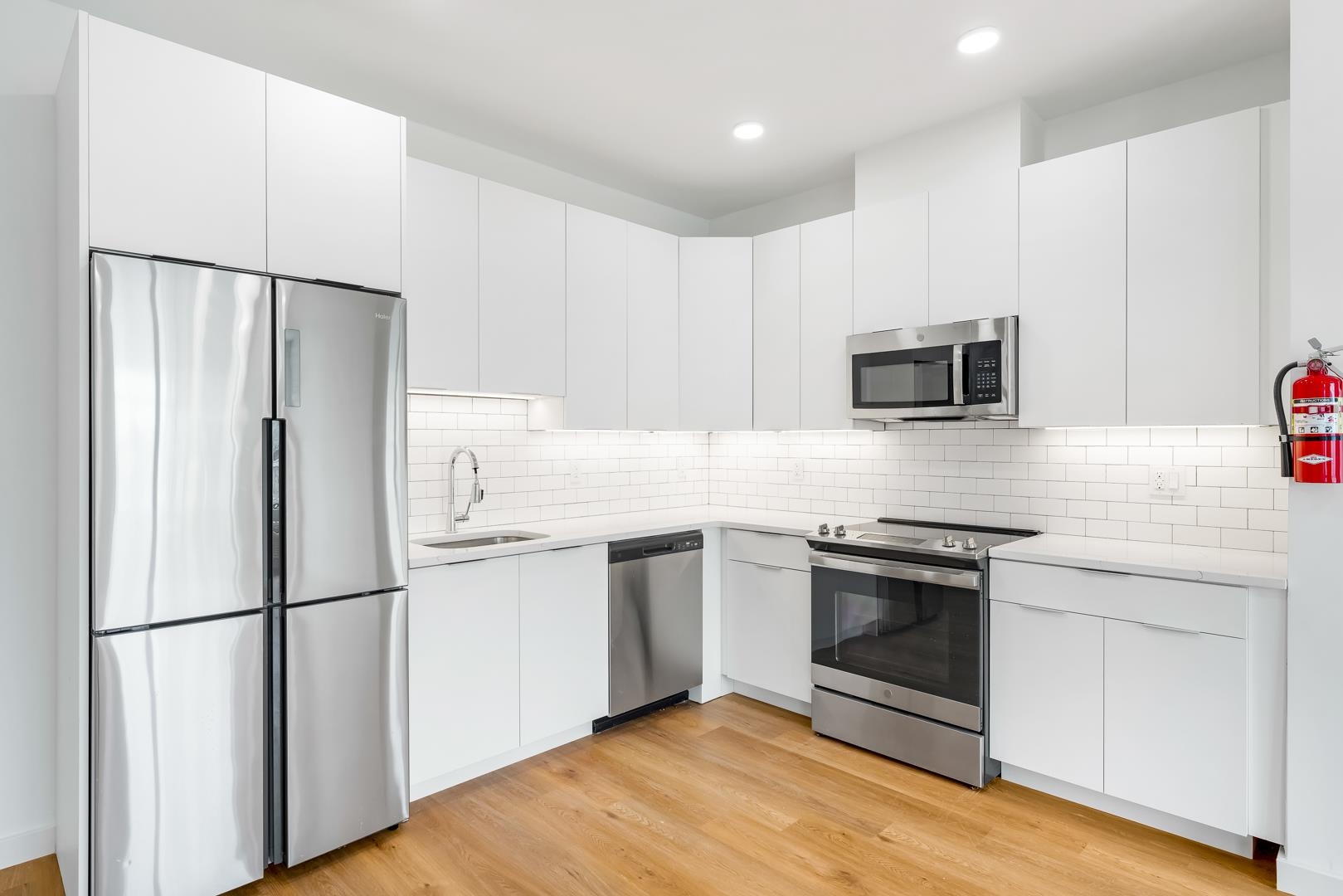 175 WEST 7TH ST Unit: 313