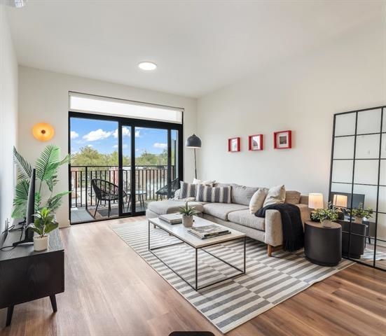 857 COMMUNIPAW AVE Unit: 201