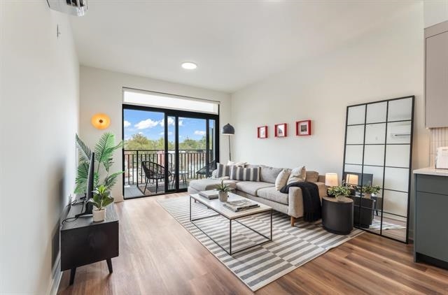 857 COMMUNIPAW AVE Unit: 405