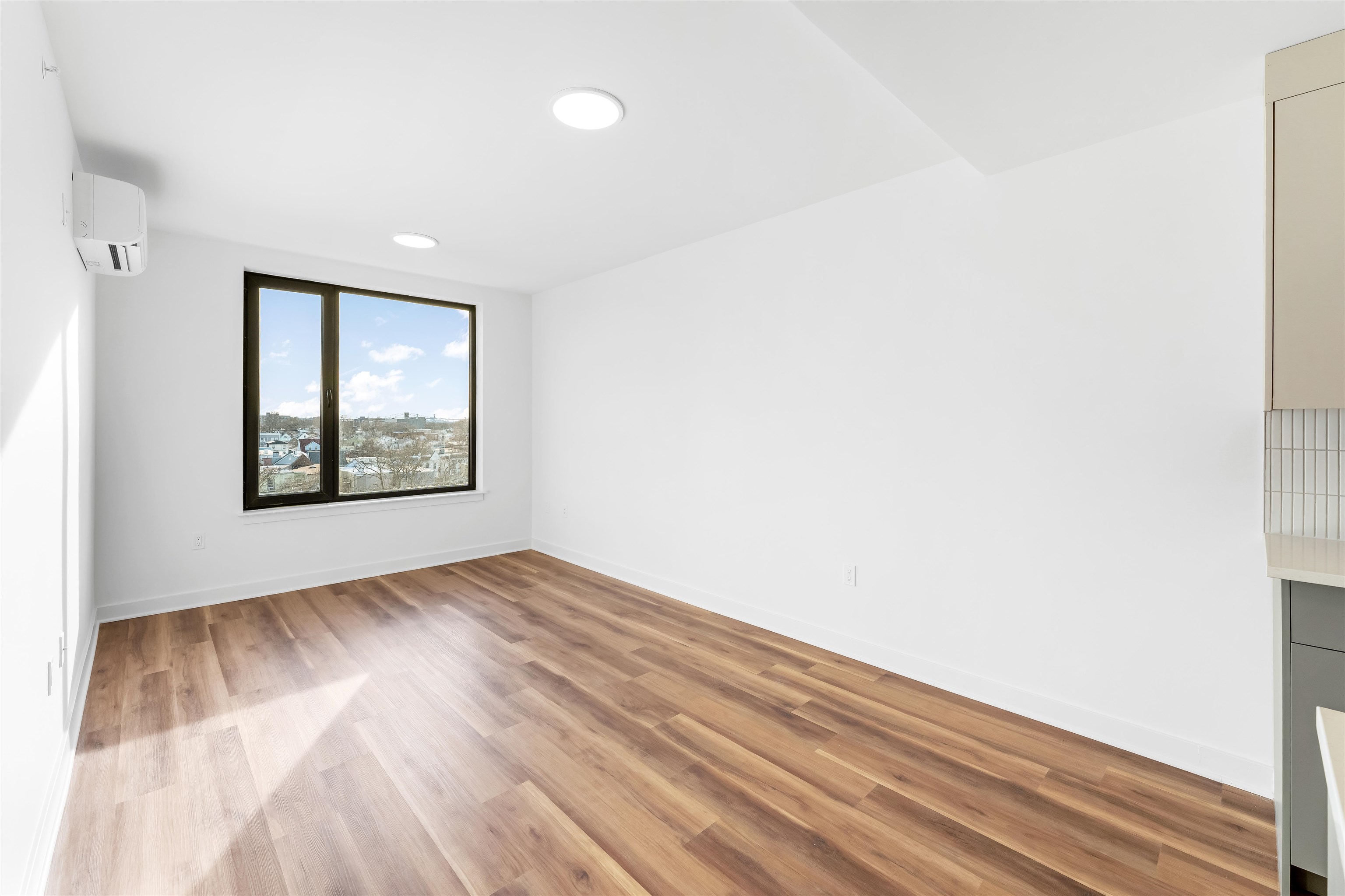 873 COMMUNIPAW AVE Unit: 407