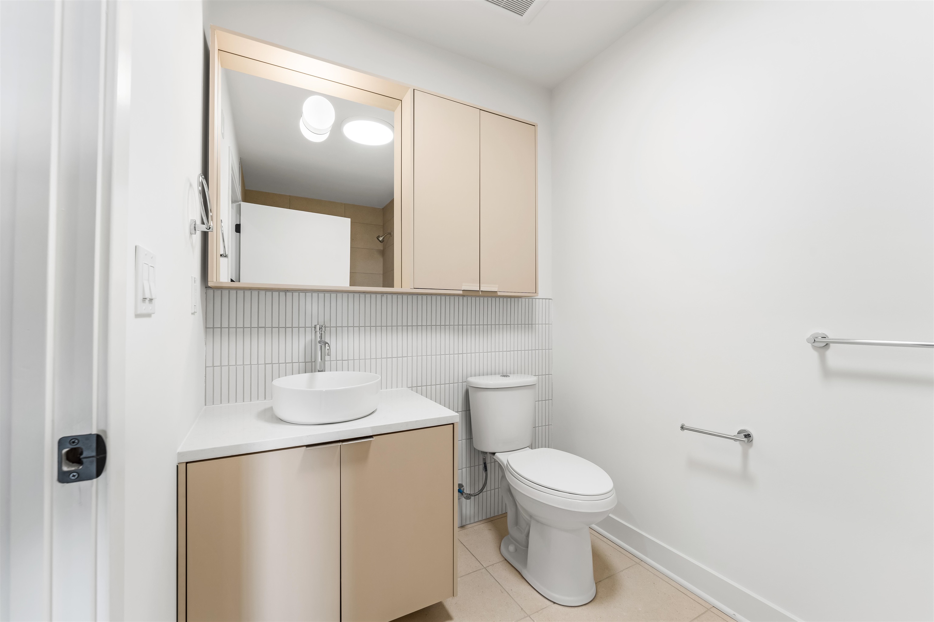 873 COMMUNIPAW AVE Unit: 407