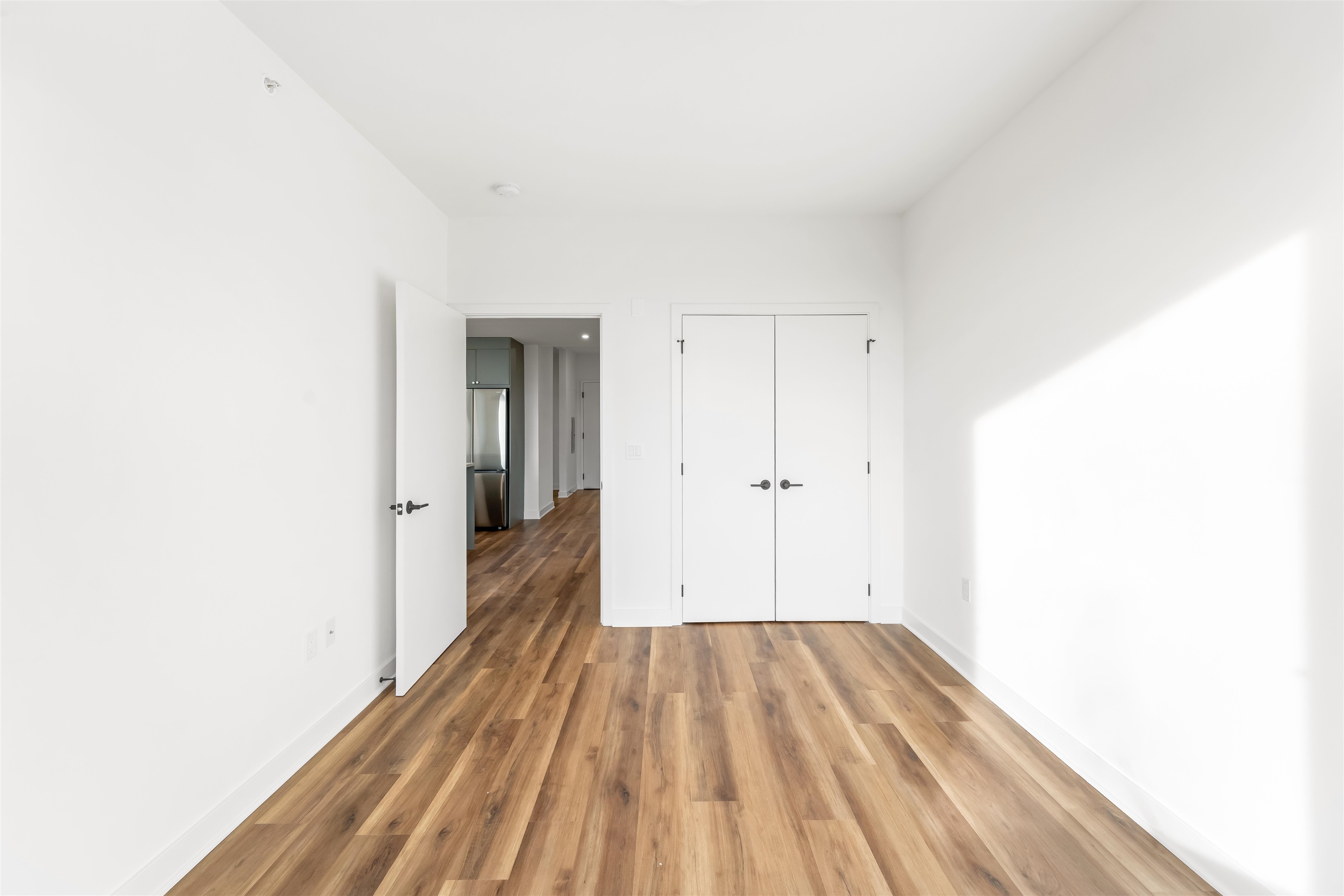 873 COMMUNIPAW AVE Unit: 407