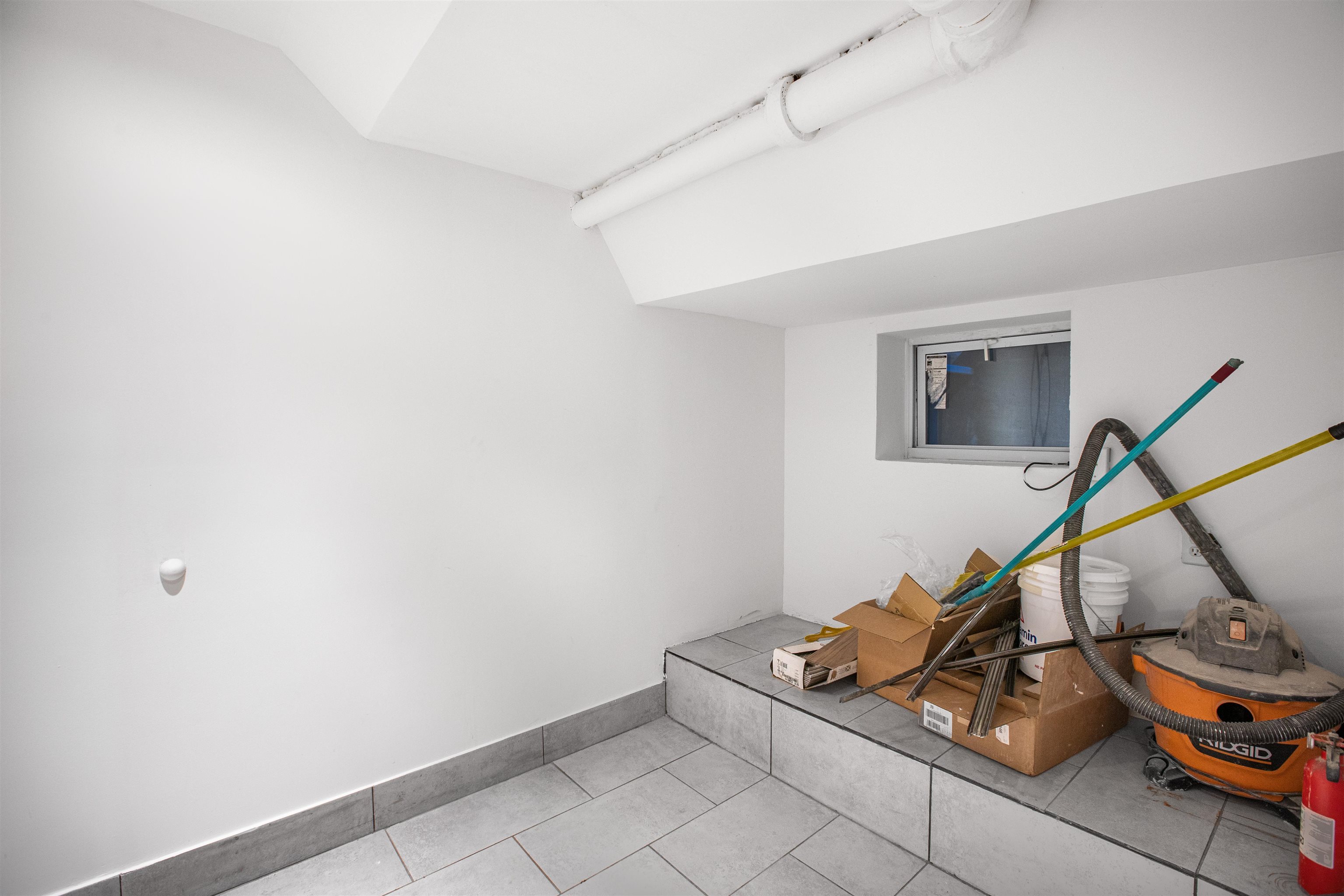 7812 HUDSON AVE Unit: 1B