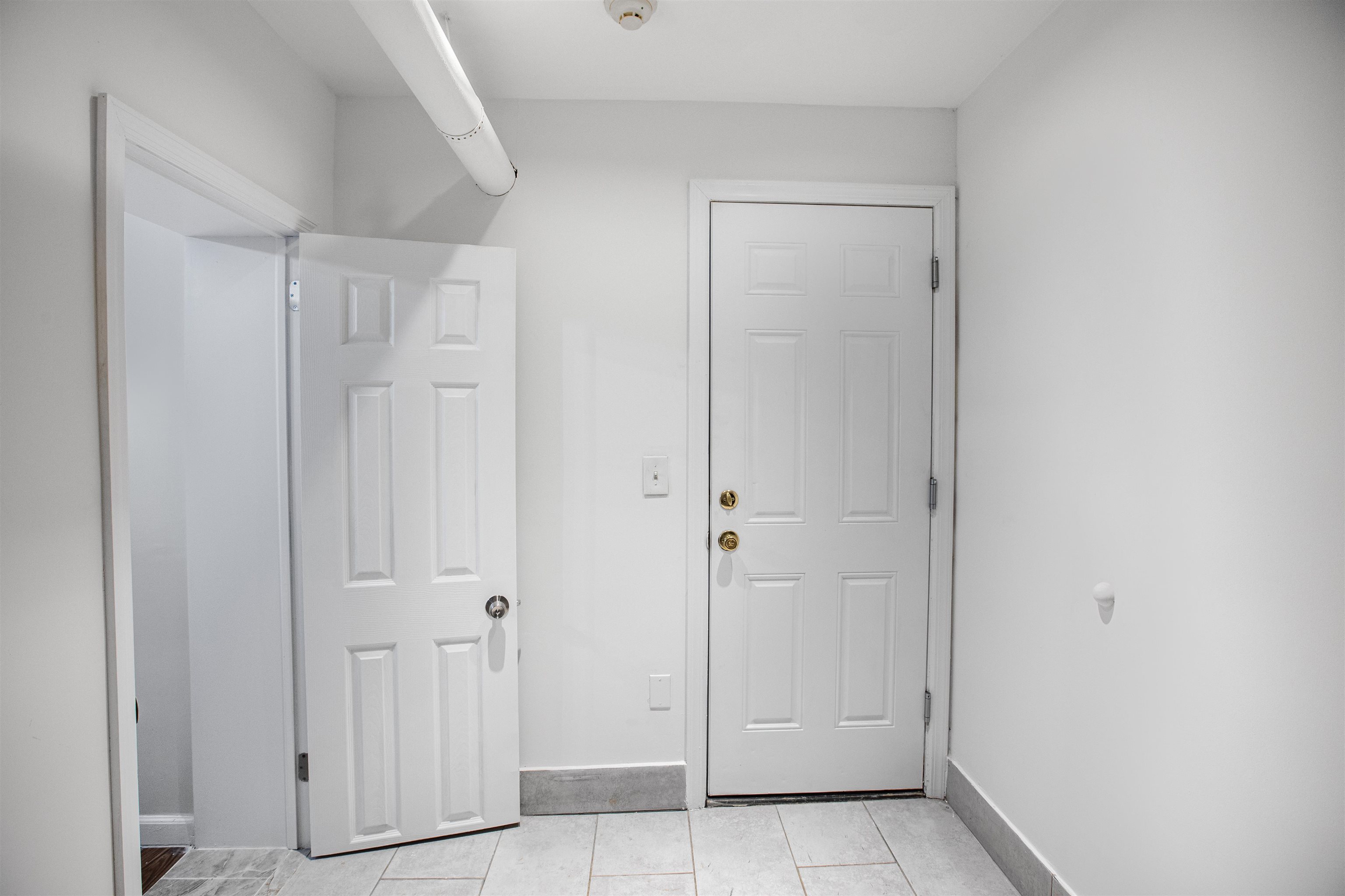 7812 HUDSON AVE Unit: 1B