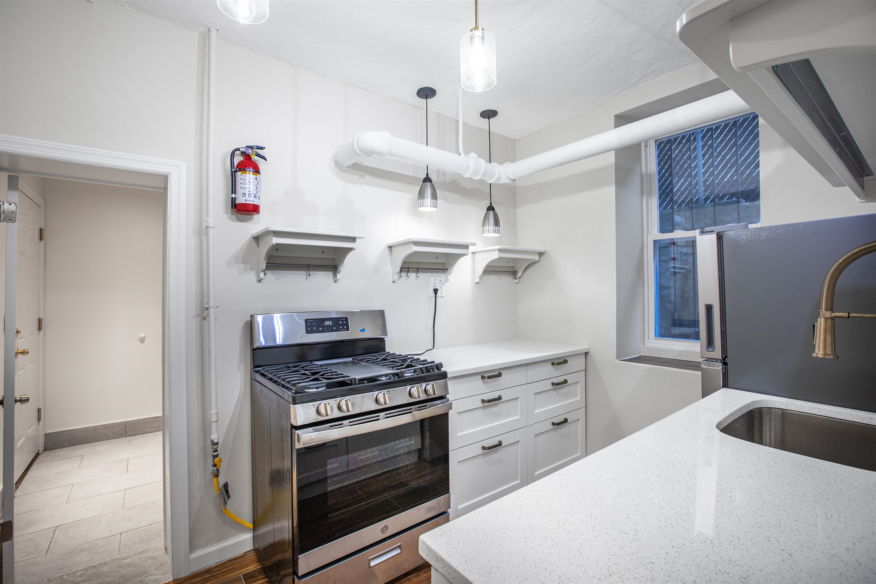 7812 HUDSON AVE Unit: 1B