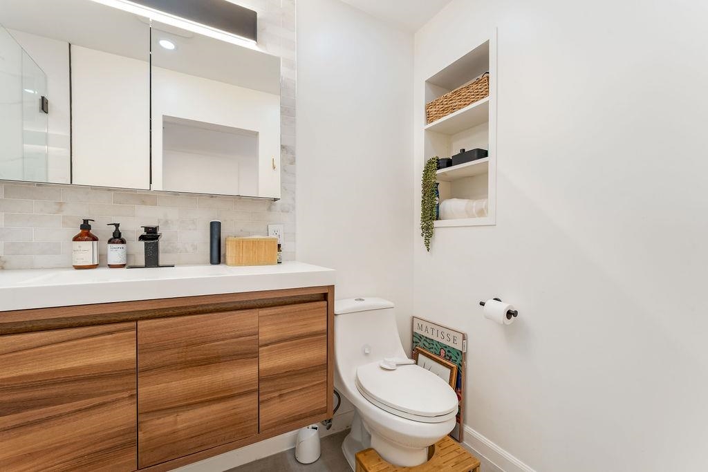 640 38TH ST Unit: 1