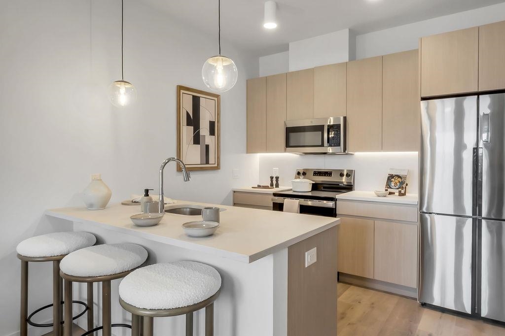 301 WEST SIDE AVE Unit: 401