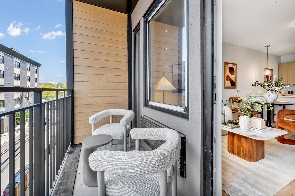 301 WEST SIDE AVE Unit: 418