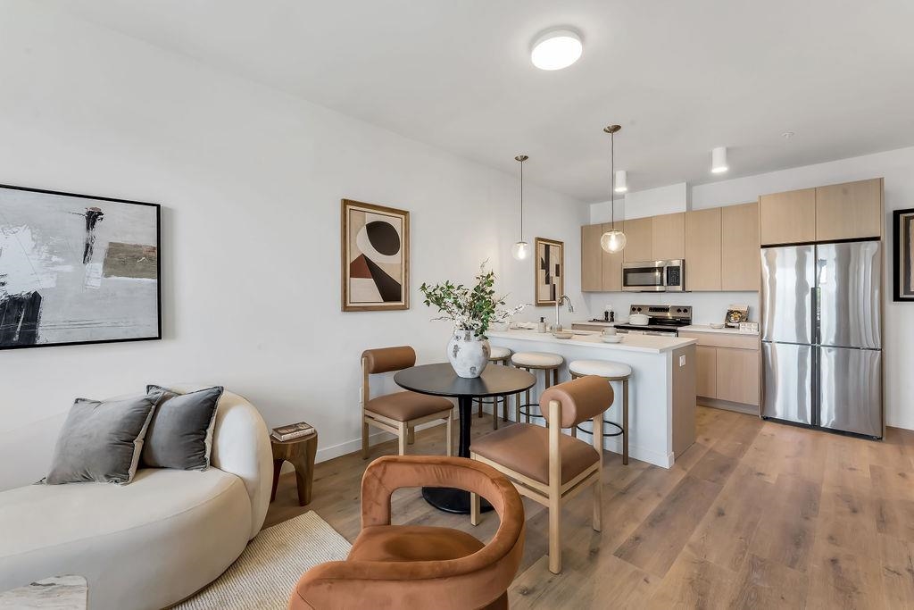 301 WEST SIDE AVE Unit: 418
