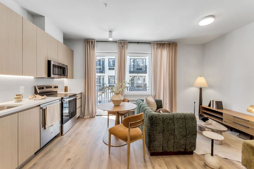 301 WEST SIDE AVE Unit: 315