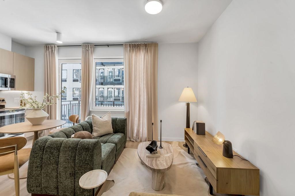 301 WEST SIDE AVE Unit: 315