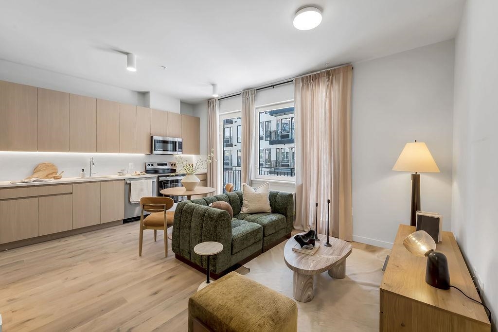 301 WEST SIDE AVE Unit: 328