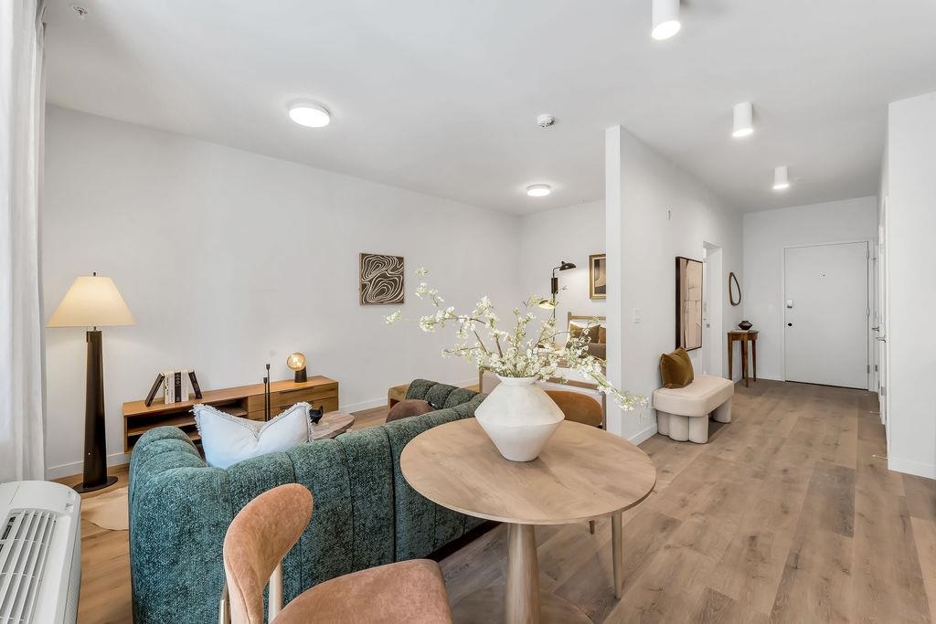 301 WEST SIDE AVE Unit: 328