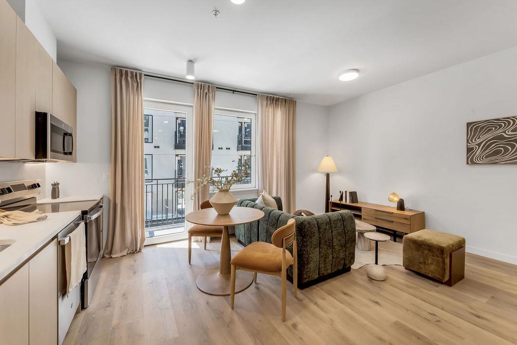 301 WEST SIDE AVE Unit: 328
